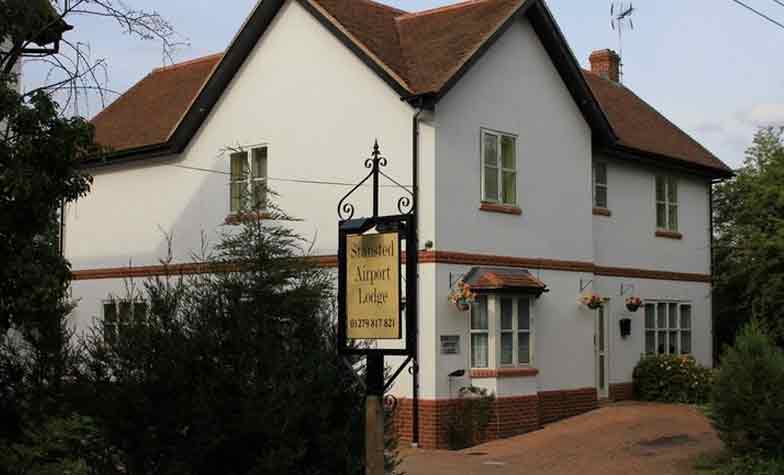 Stansted Airport Lodge hotel with parking at stansted airport