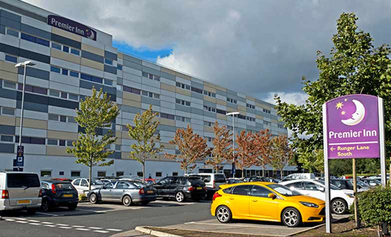 Manchester Airport Hotels with Parking - Close To Terminals